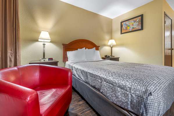  - Econo Lodge La Crosse