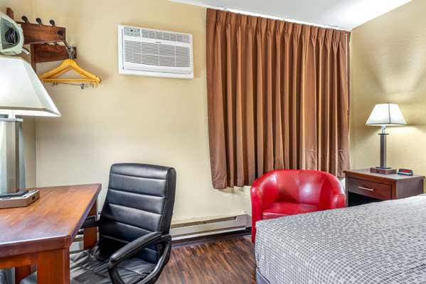  - Econo Lodge La Crosse