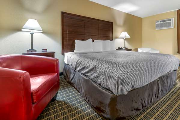  - Econo Lodge La Crosse