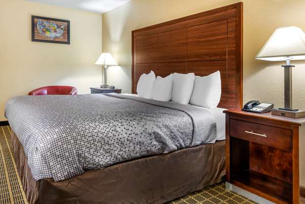  - Econo Lodge La Crosse