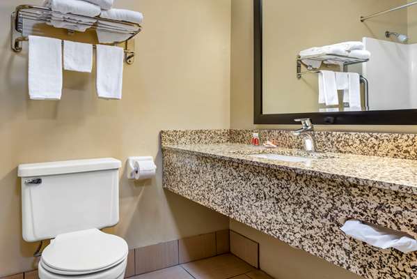  - Econo Lodge La Crosse