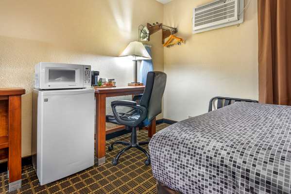  - Econo Lodge La Crosse