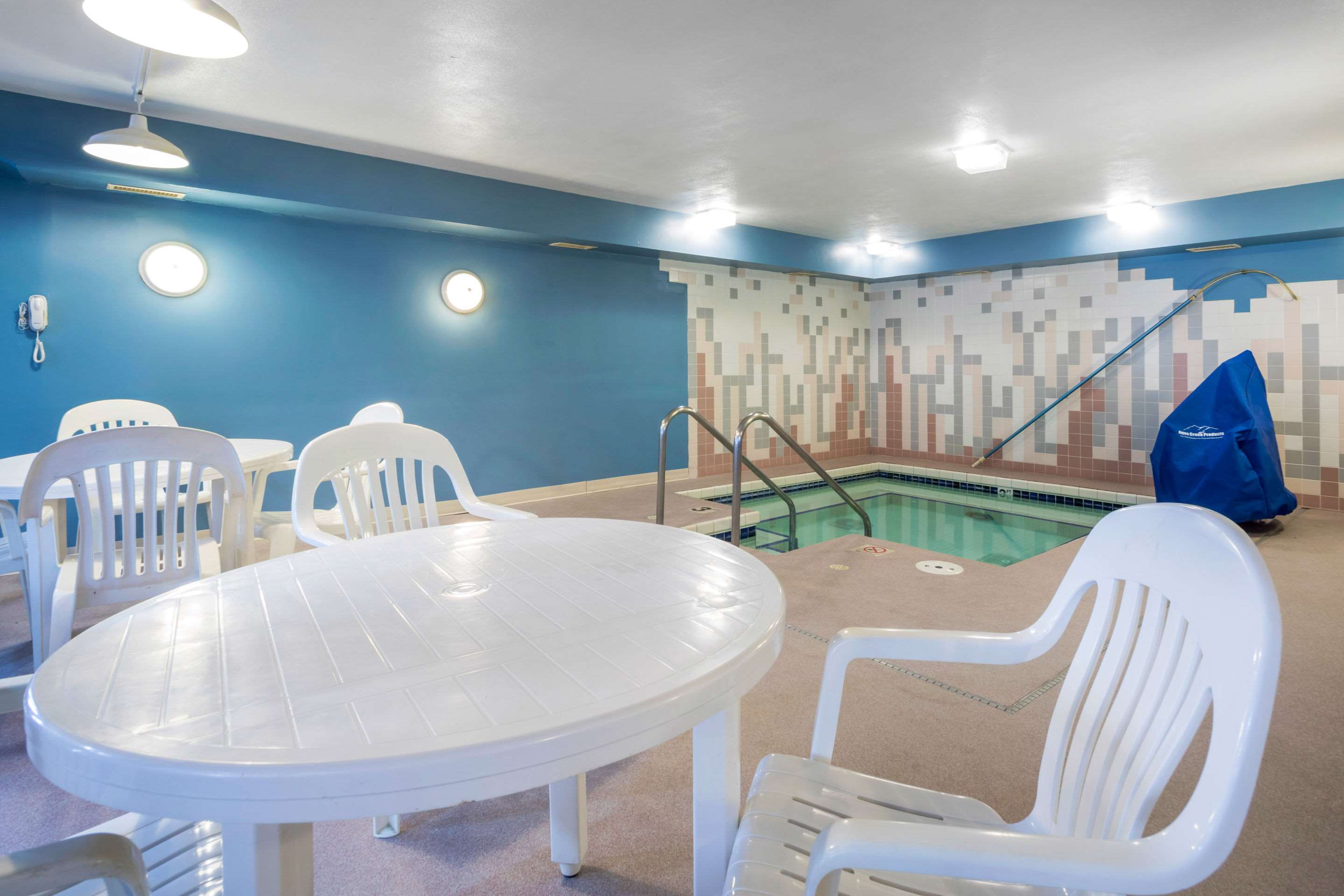 Indoor hot tub