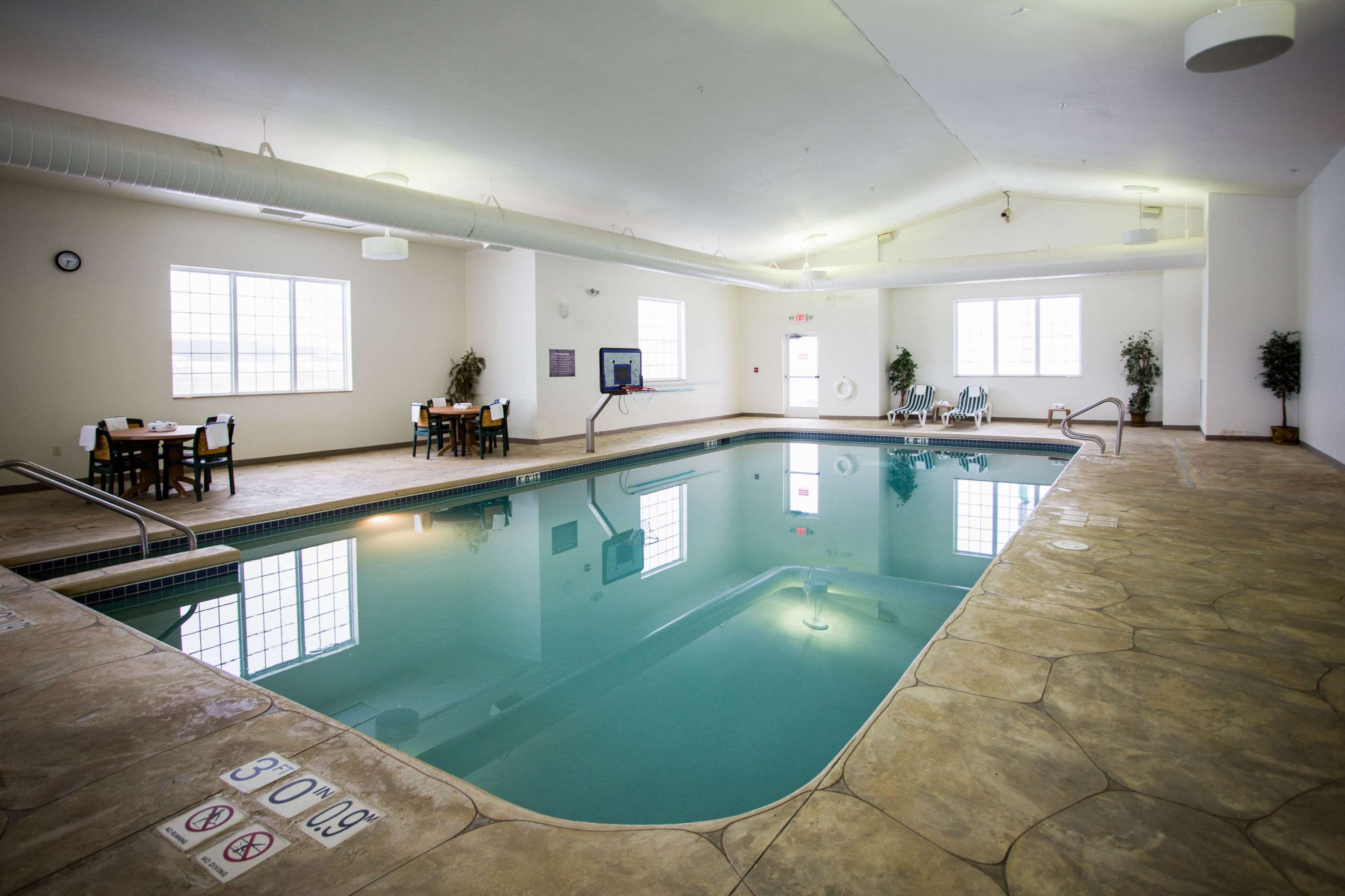 Indoor pool | Sleep Inn & Suites Conference Center Eau Claire