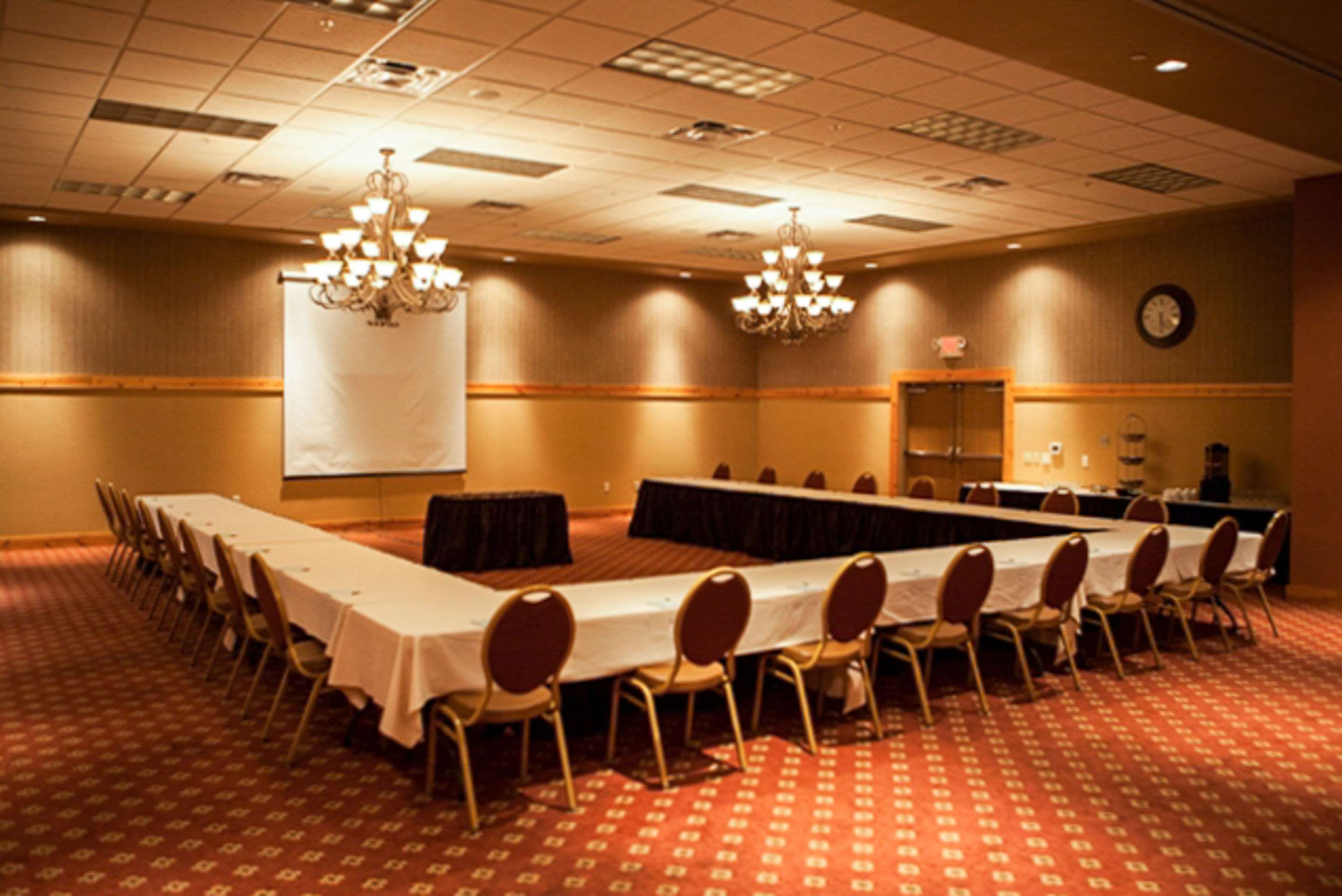 Large space for receptions, parties, anniversaries, and business | Sleep Inn & Suites Conference Center Eau Claire