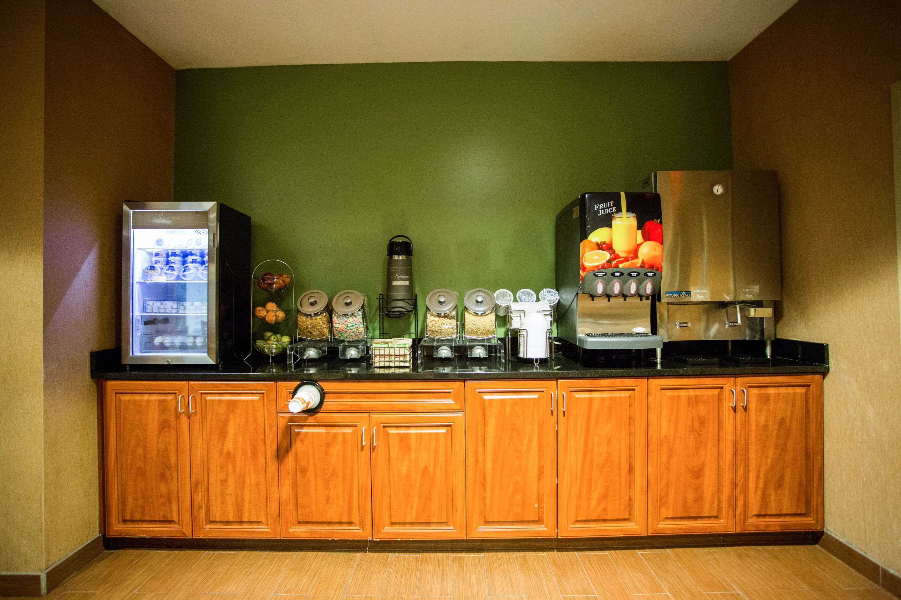 Free breakfast | Sleep Inn & Suites Conference Center Eau Claire