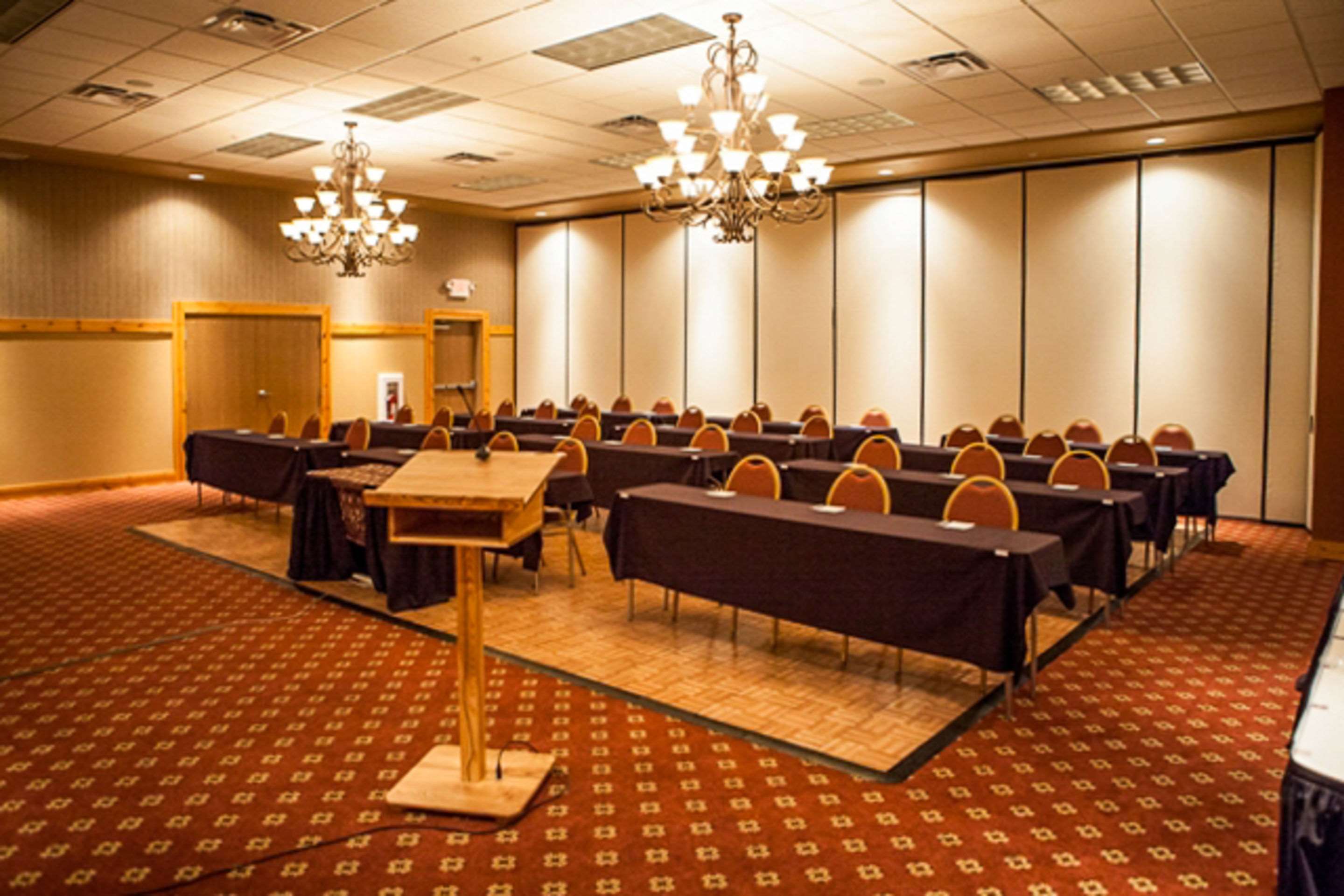 Large space for receptions, parties, anniversaries, and business | Sleep Inn & Suites Conference Center Eau Claire