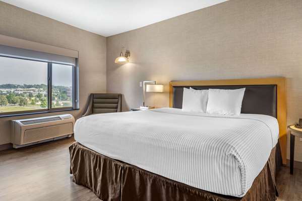 Suite - Cambria Hotel East Madison - I-39, I-90 & I-94, Exit 135