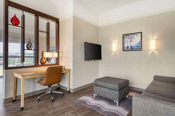 Suite - Cambria Hotel East Madison - I-39, I-90 & I-94, Exit 135