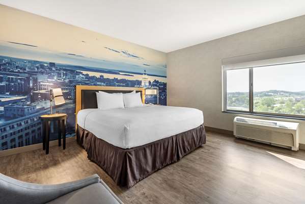 Suite - Cambria Hotel East Madison - I-39, I-90 & I-94, Exit 135
