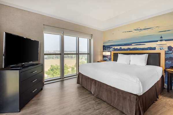 Suite - Cambria Hotel East Madison - I-39, I-90 & I-94, Exit 135