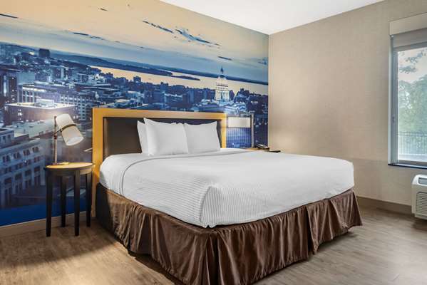 Suite - Cambria Hotel East Madison - I-39, I-90 & I-94, Exit 135