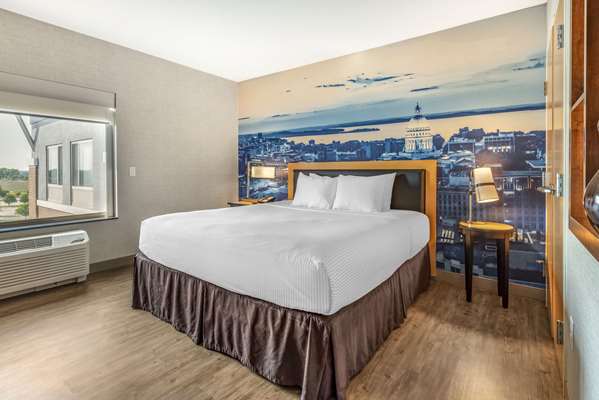 Suite - Cambria Hotel East Madison - I-39, I-90 & I-94, Exit 135