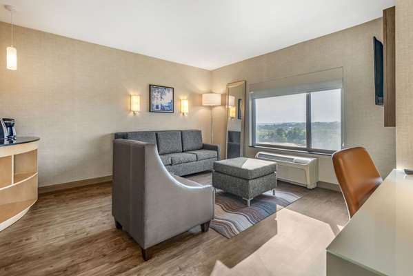 Suite - Cambria Hotel East Madison - I-39, I-90 & I-94, Exit 135