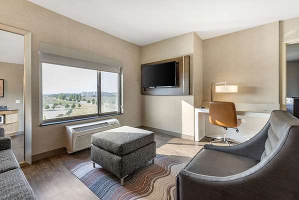 Suite - Cambria Hotel East Madison - I-39, I-90 & I-94, Exit 135