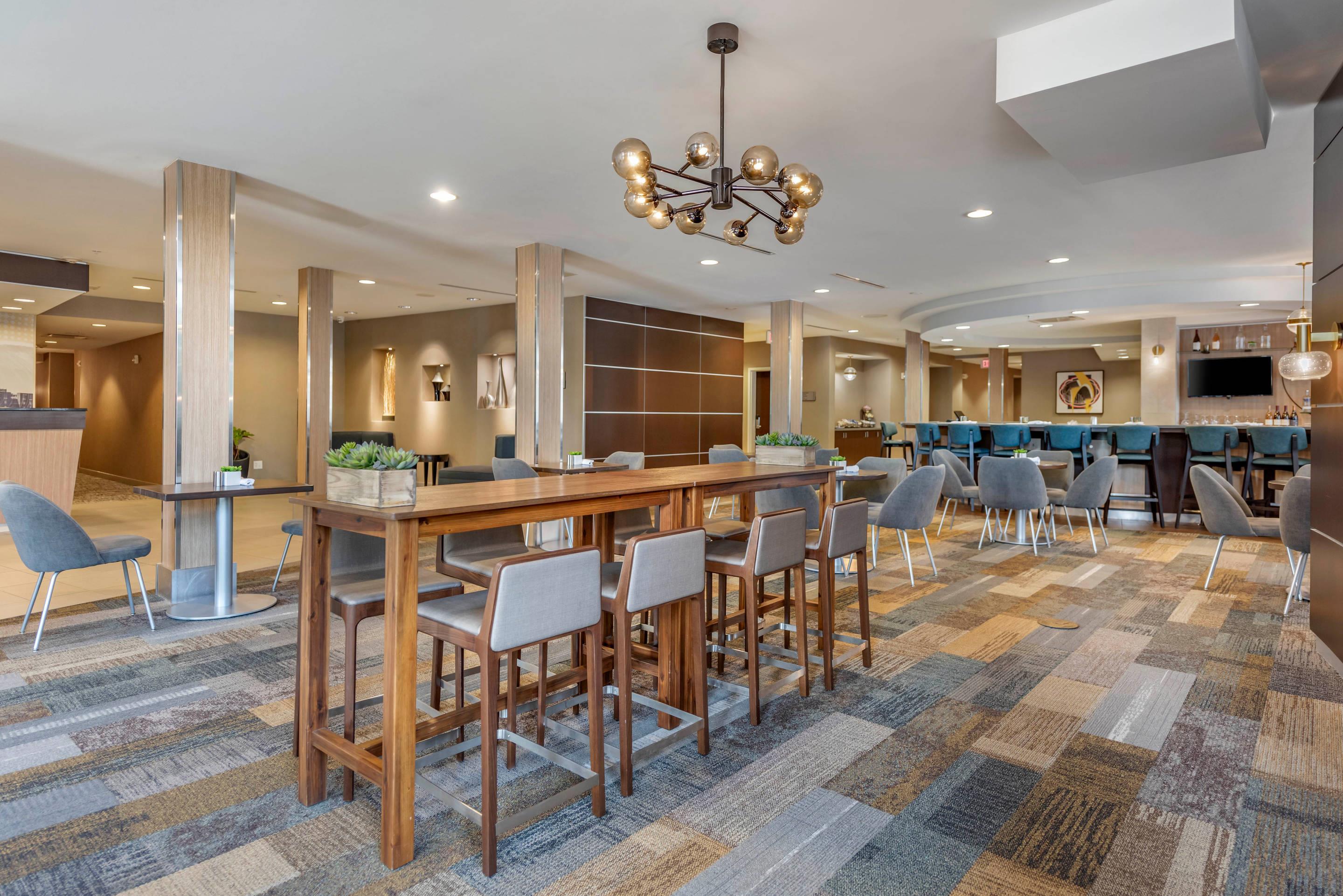 Dining room | Cambria Hotel Madison East
