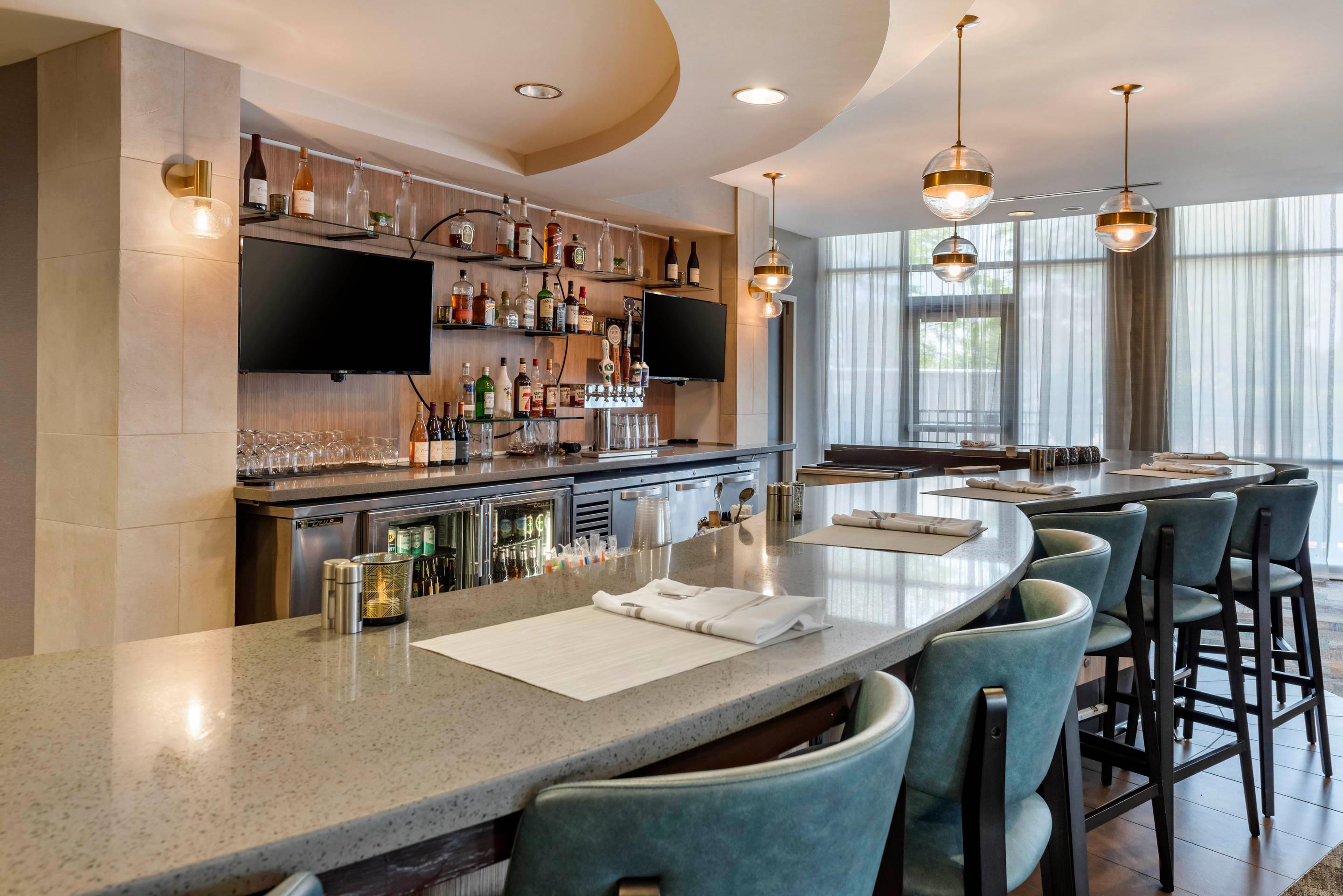 Hotel Bar | Cambria Hotel Madison East
