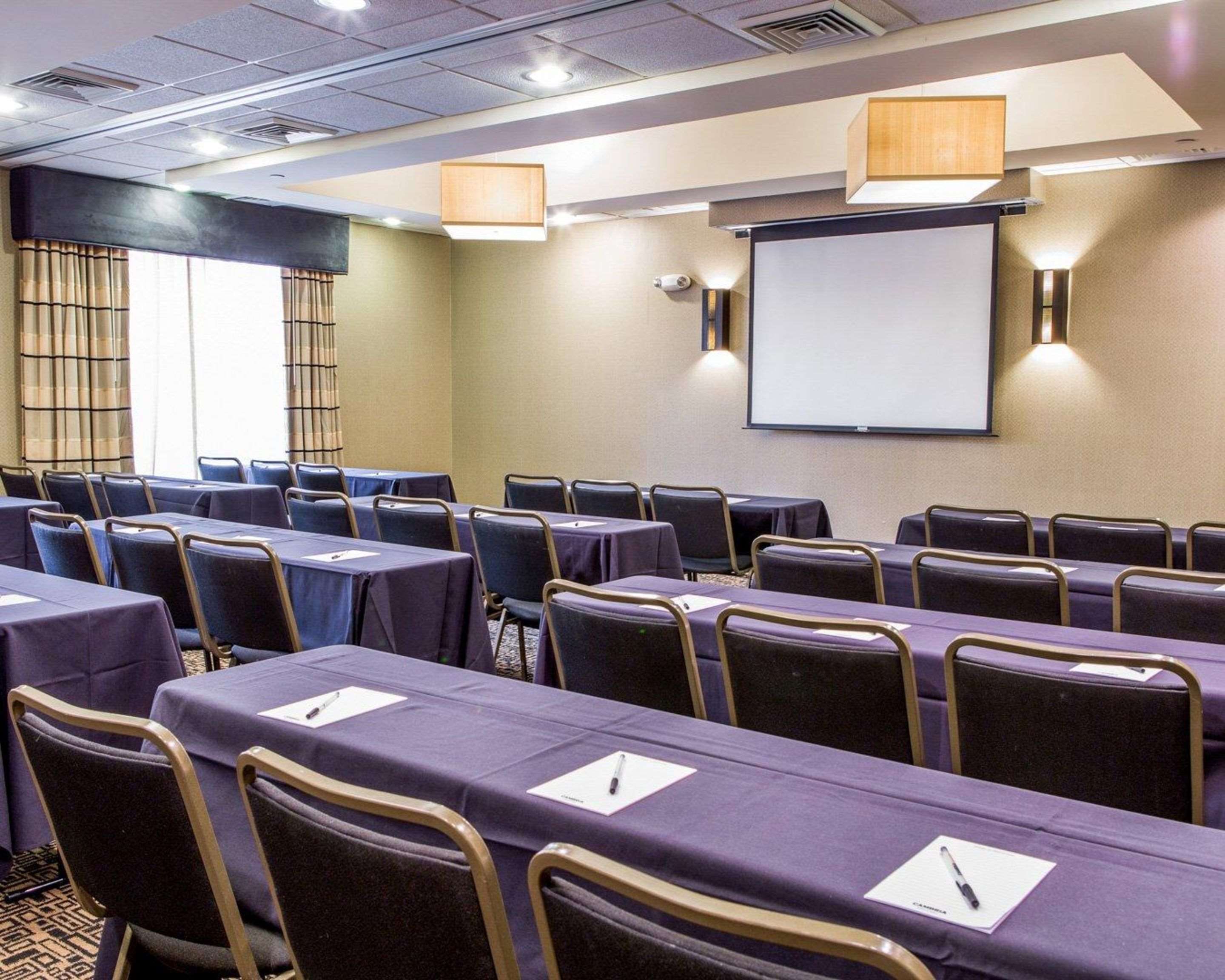 Large space for receptions, parties, anniversaries and business meetings | Cambria Hotel Appleton
