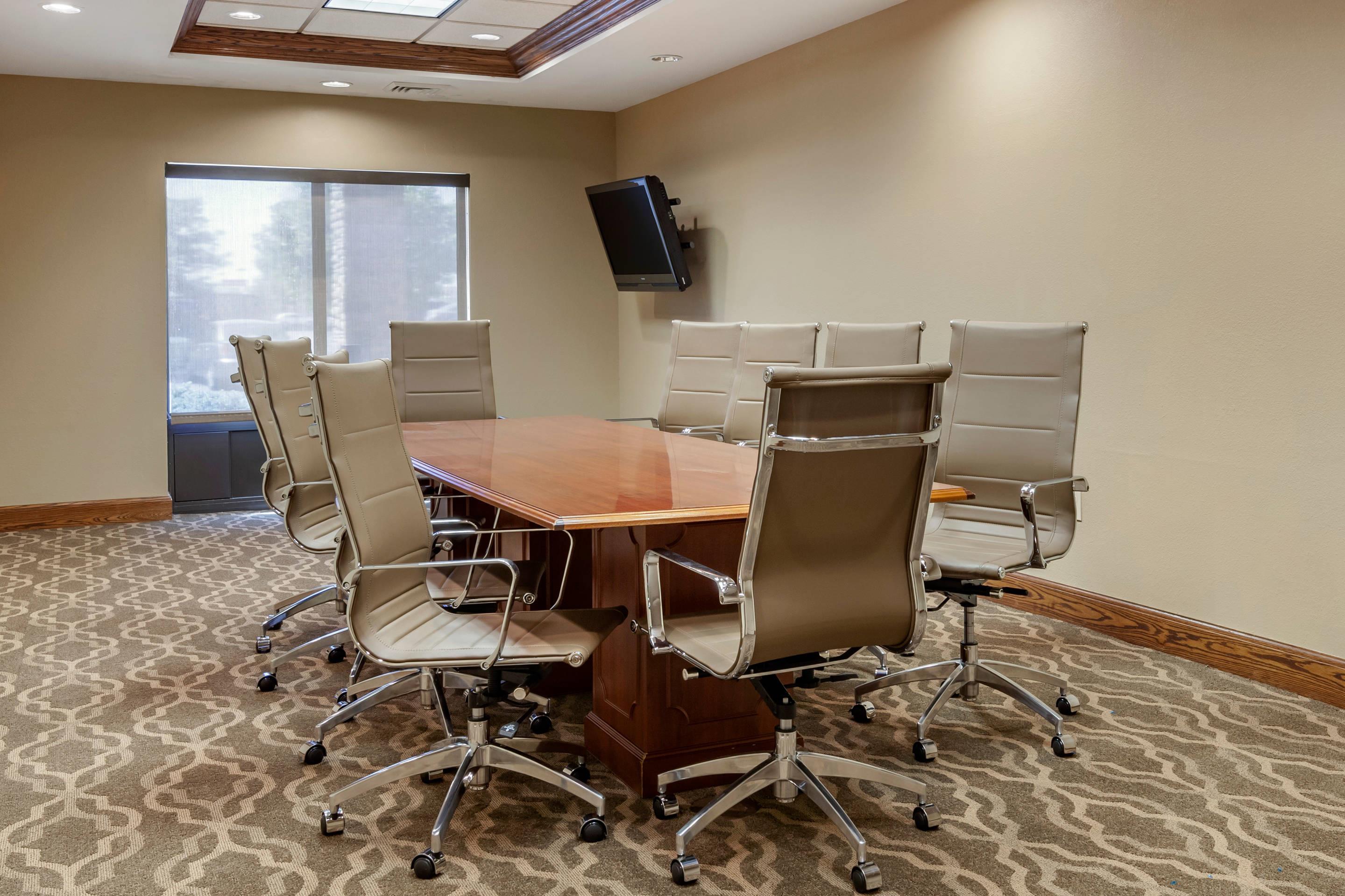 Boardroom | Comfort Suites Oshkosh