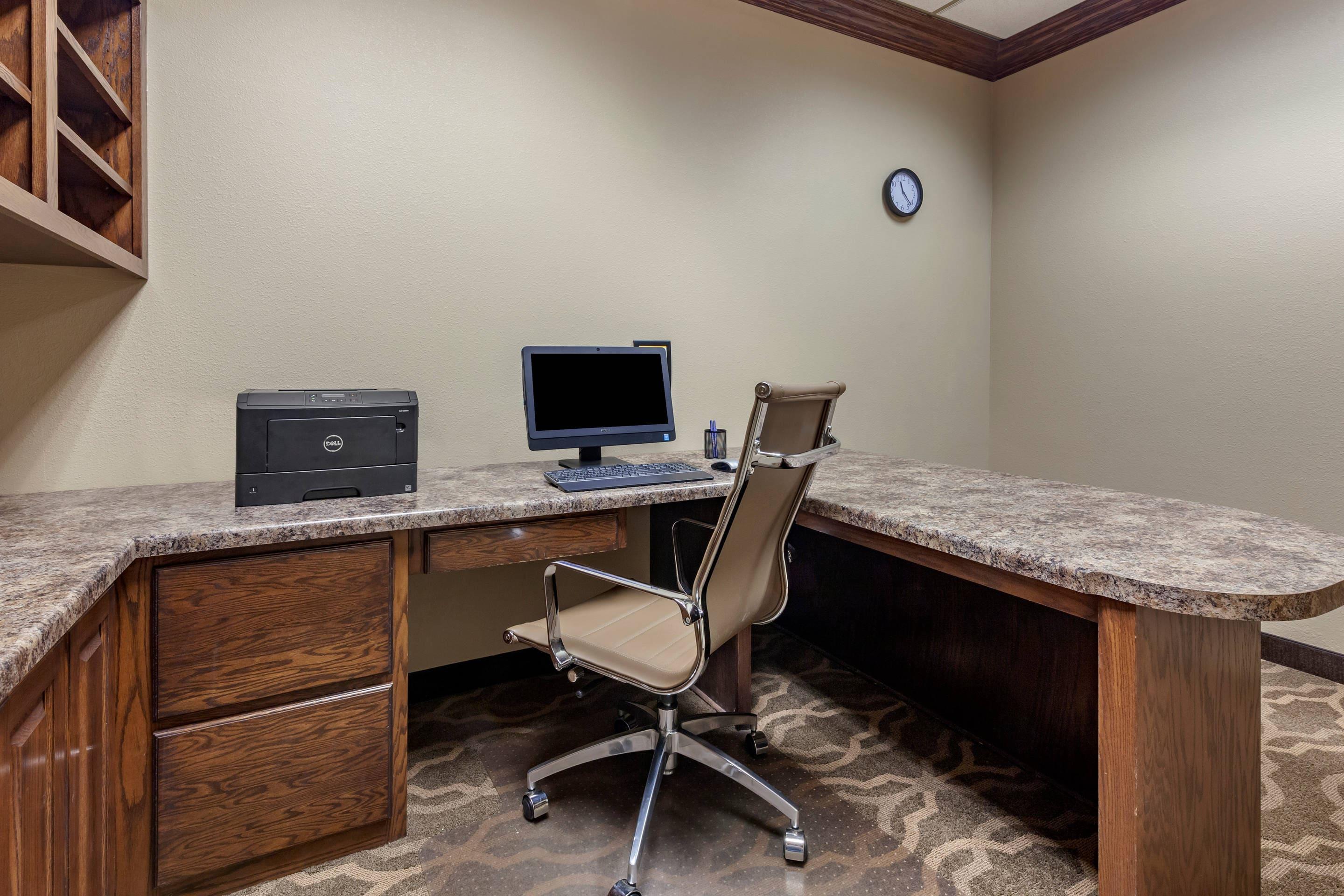 Business center | Comfort Suites Oshkosh