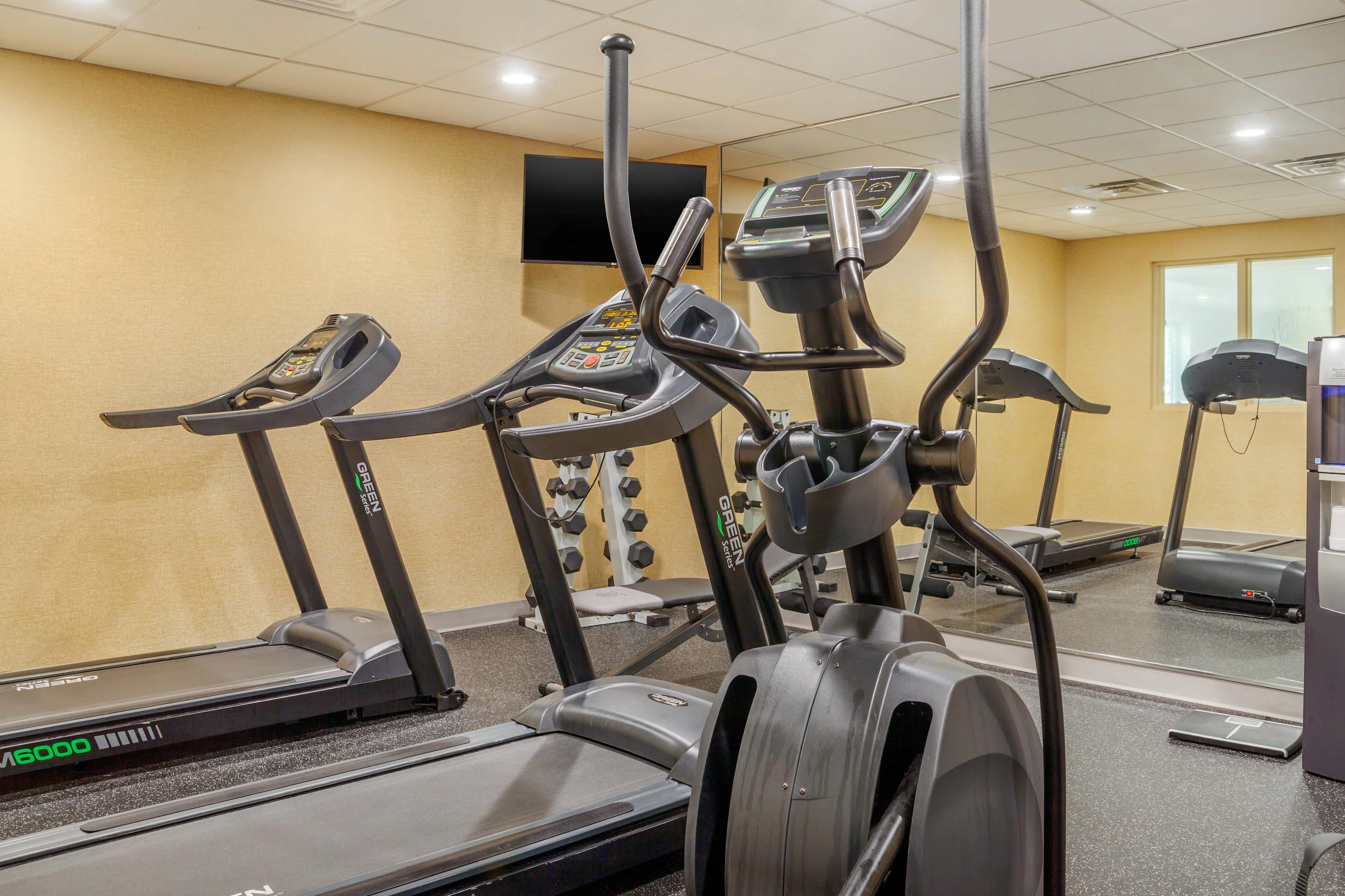 Exercise room | Sleep Inn & Suites Airport Milwaukee
