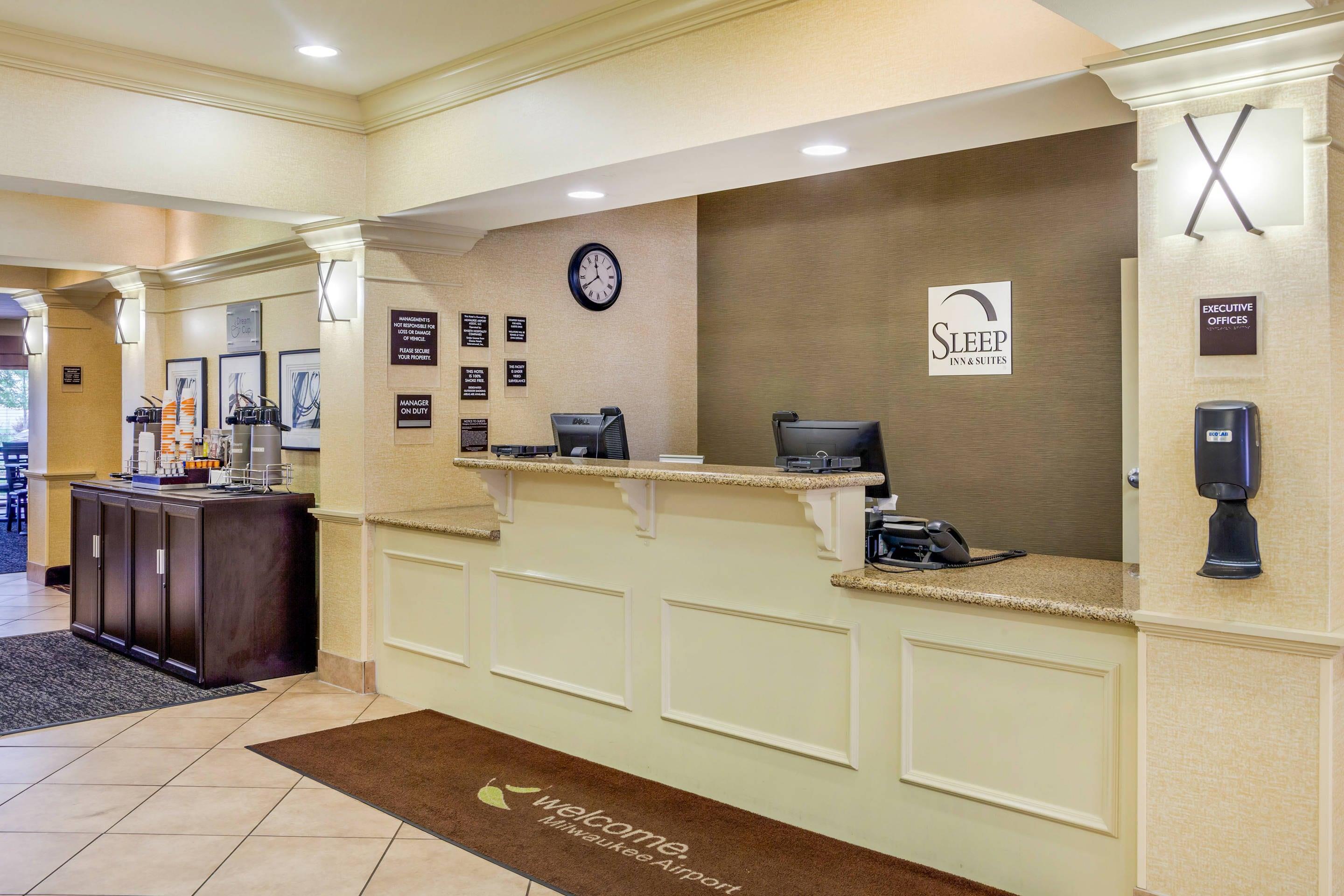 Front desk | Sleep Inn & Suites Airport Milwaukee