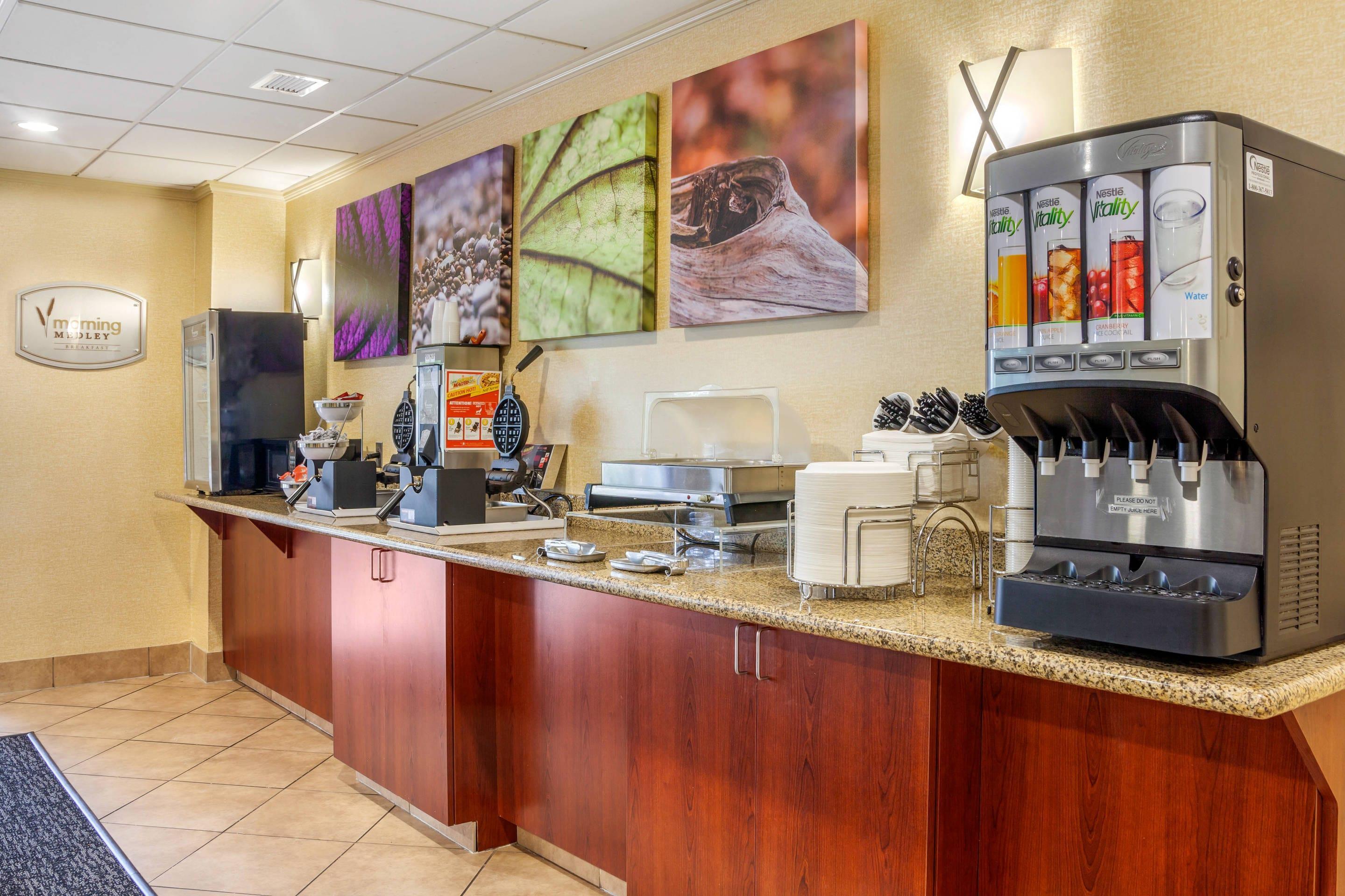 Breakfast counter | Sleep Inn & Suites Airport Milwaukee