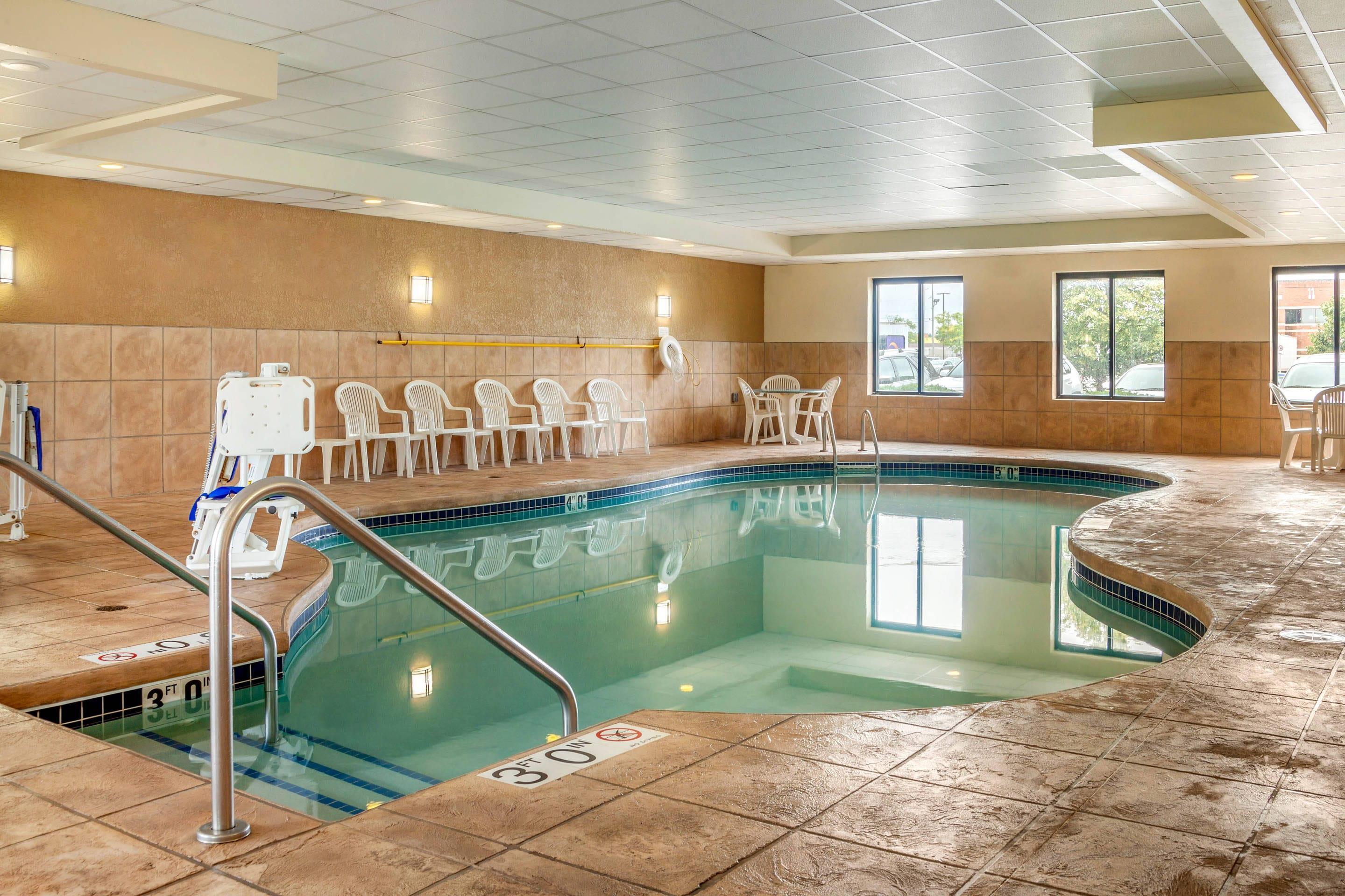 Indoor pool | Sleep Inn & Suites Airport Milwaukee