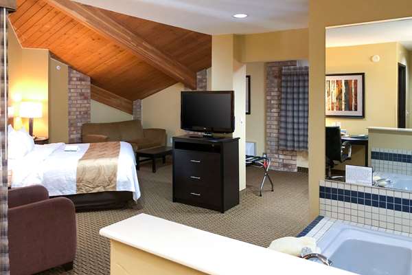Suite - Quality Inn & Suites Sun Prairie - US 151, Exit 103