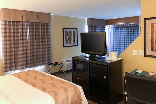 Suite - Quality Inn & Suites Sun Prairie - US 151, Exit 103