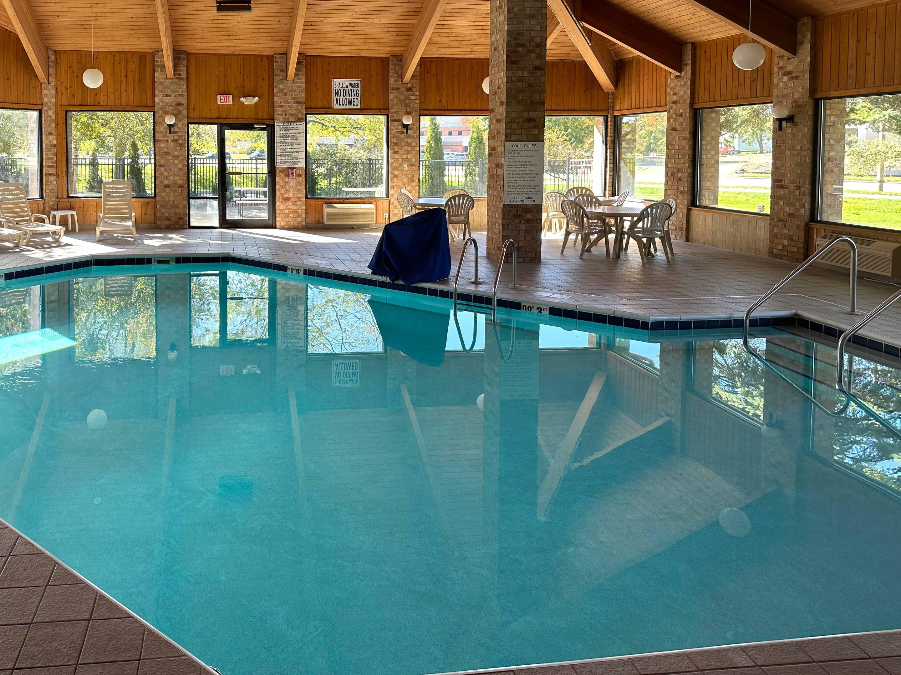 Indoor pool | Quality Inn & Suites Sun Prairie Madison East