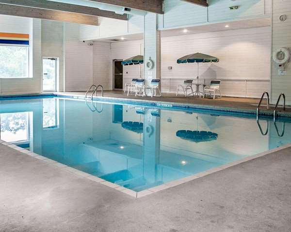 Pool - Quality Inn Rhinelander