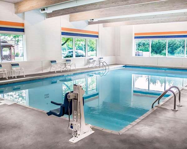 Pool - Quality Inn Rhinelander
