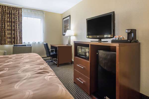  - Quality Inn Janesville - I-39 & I-90, Exit 171A