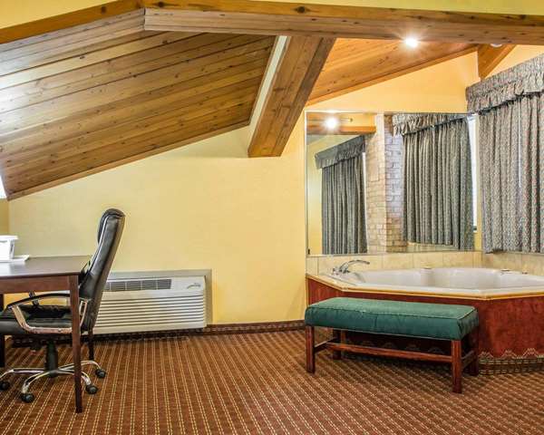 Suite - Quality Inn Mosinee - I-39, Exit 179