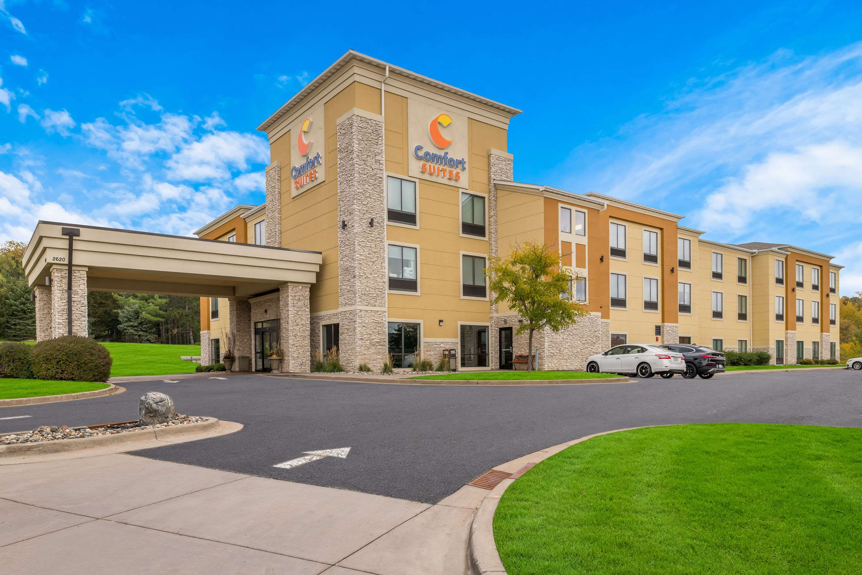 Hotel exterior | Comfort Suites Hudson I-94