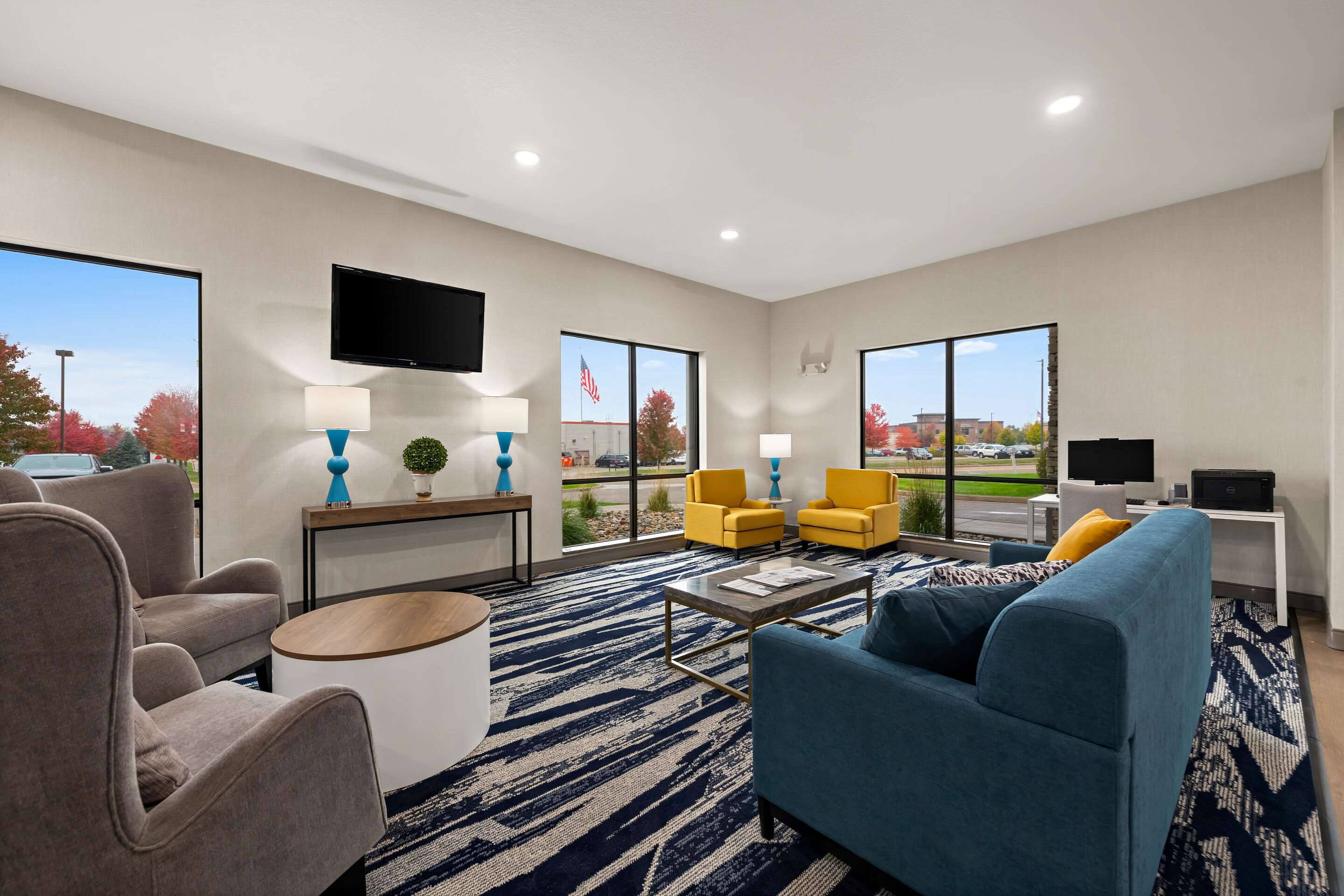 Hotel lobby | Comfort Suites Hudson I-94