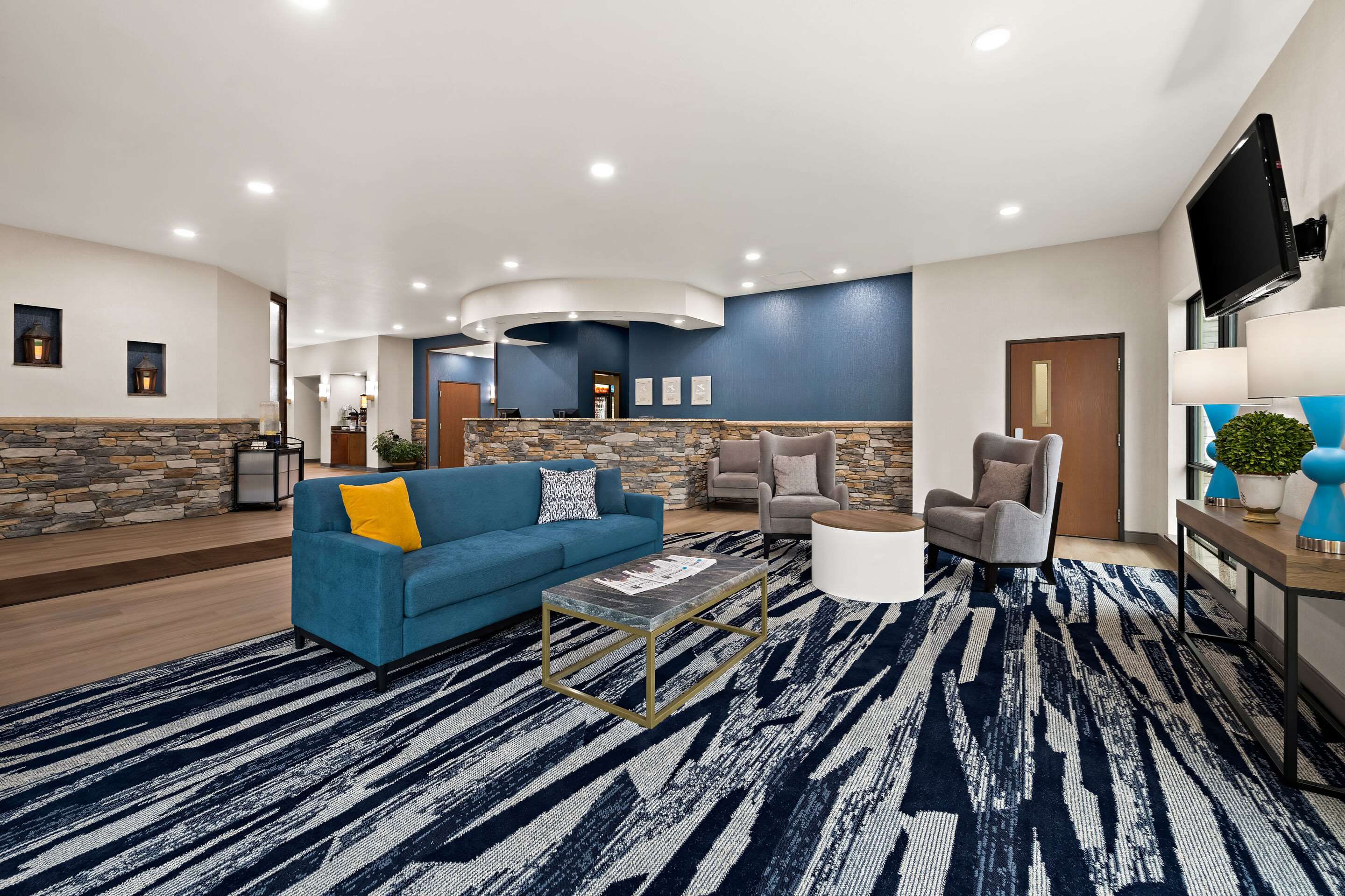 Hotel lobby | Comfort Suites Hudson I-94