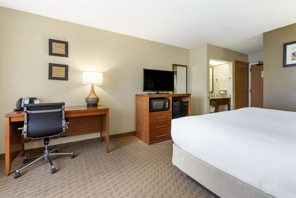  - Comfort Inn & Suites Black River Falls - I-94, Exit 116