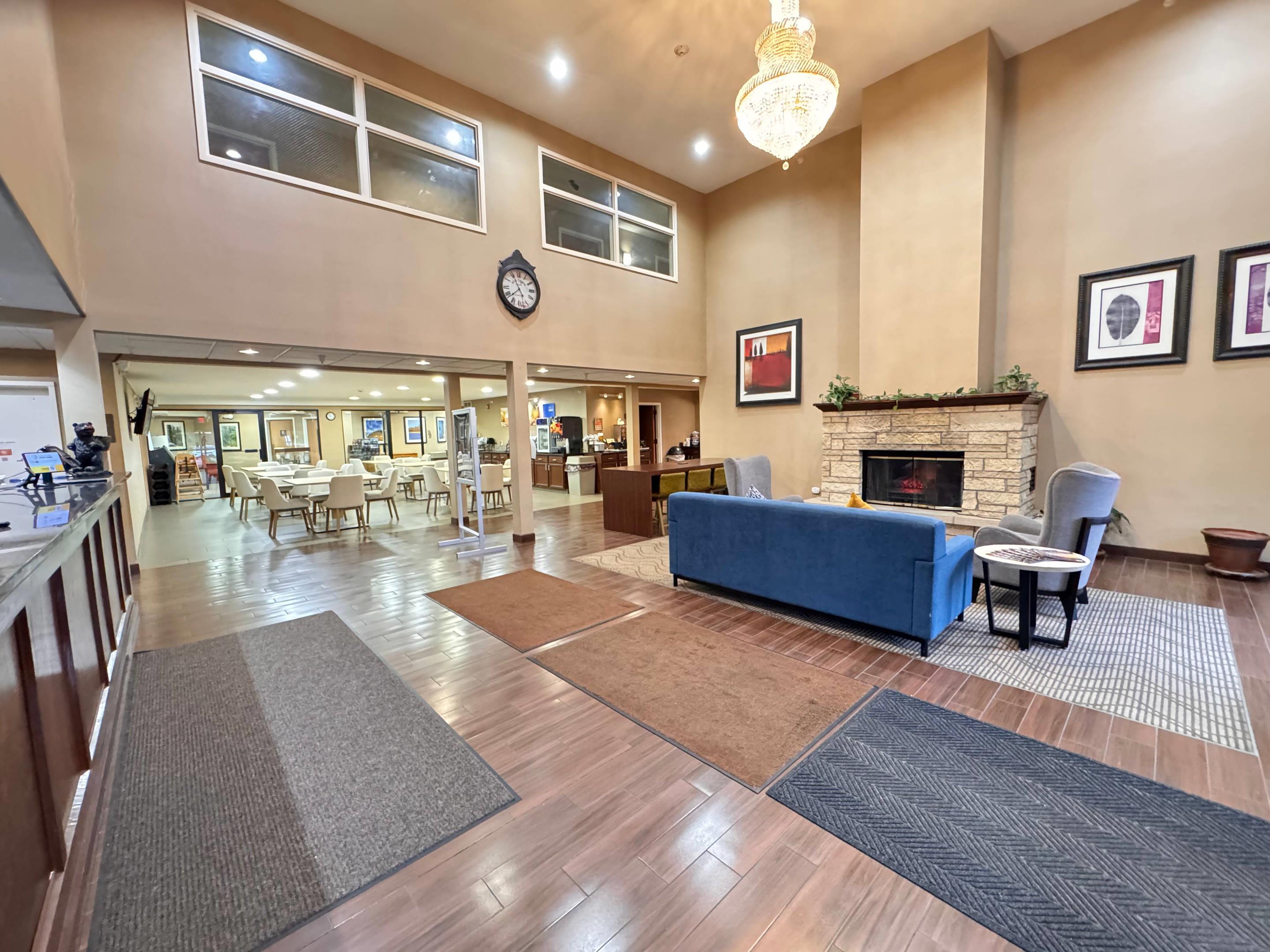 Hotel lobby | Comfort Inn & Suites Black River Falls I-94