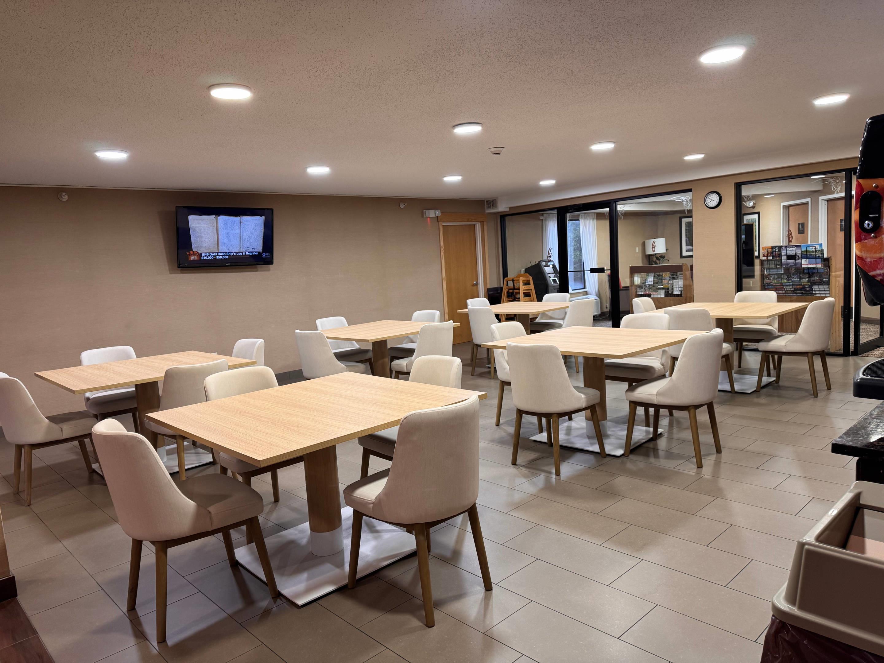 Breakfast area | Comfort Inn & Suites Black River Falls I-94