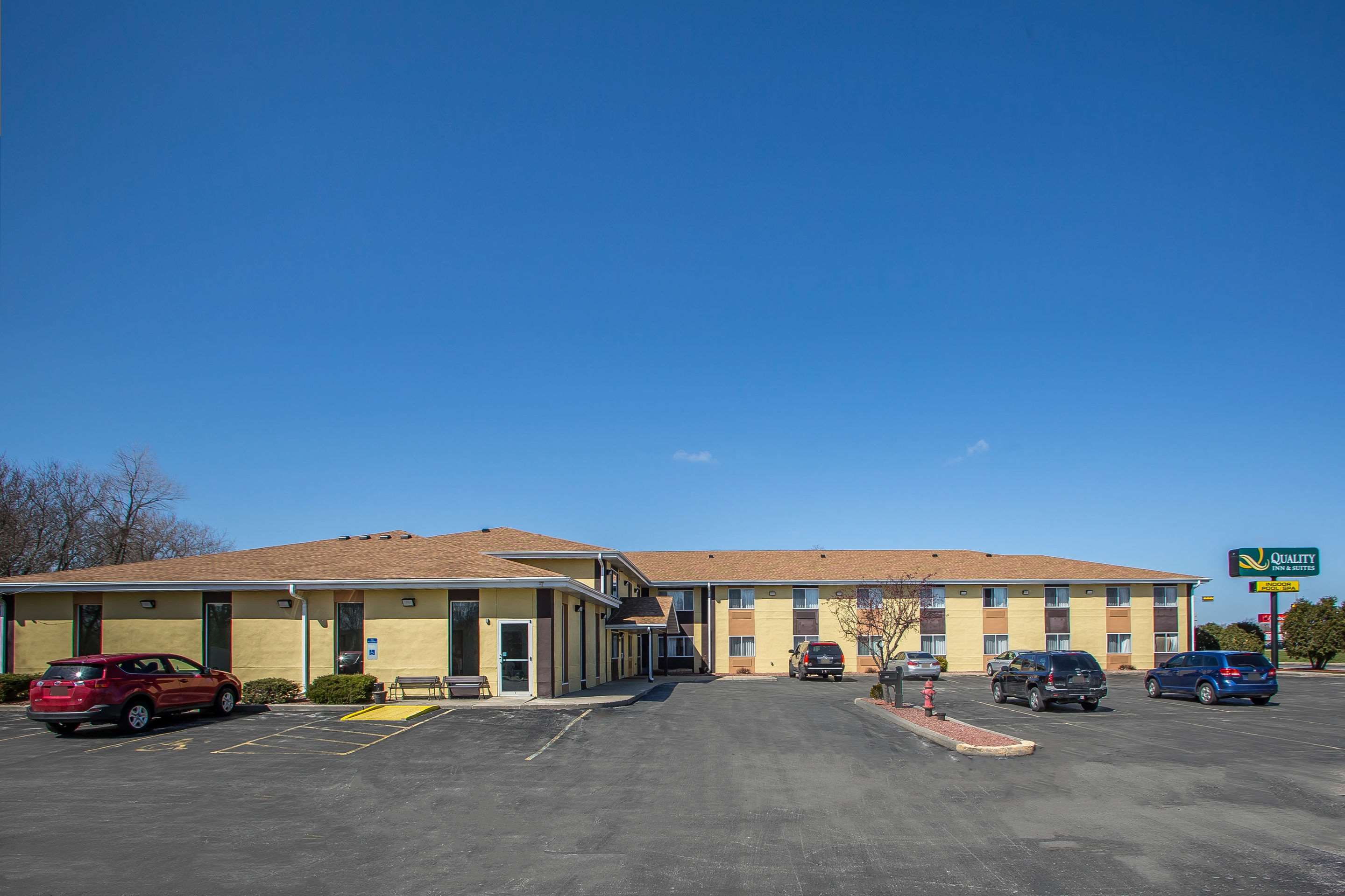 Hotel | Quality Inn & Suites West Bend