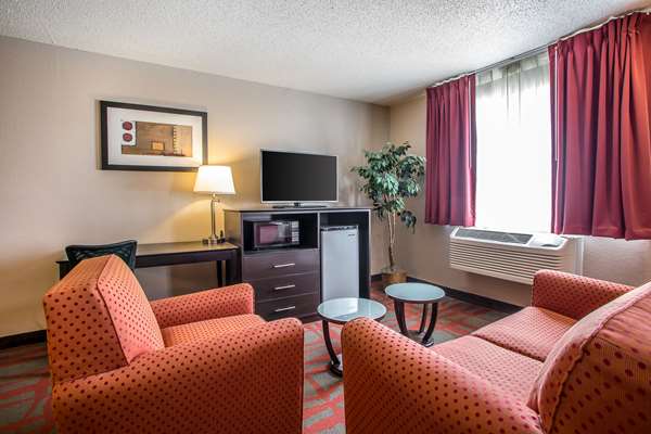 Suite - Quality Inn & Suites West Bend