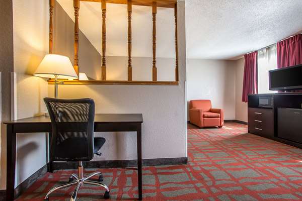 Suite - Quality Inn & Suites West Bend
