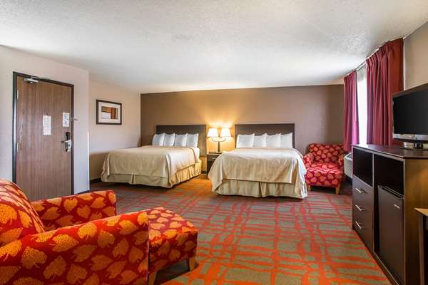 Suite - Quality Inn & Suites West Bend