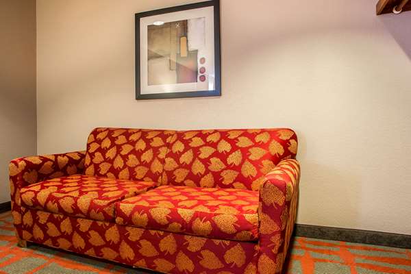 Suite - Quality Inn & Suites West Bend