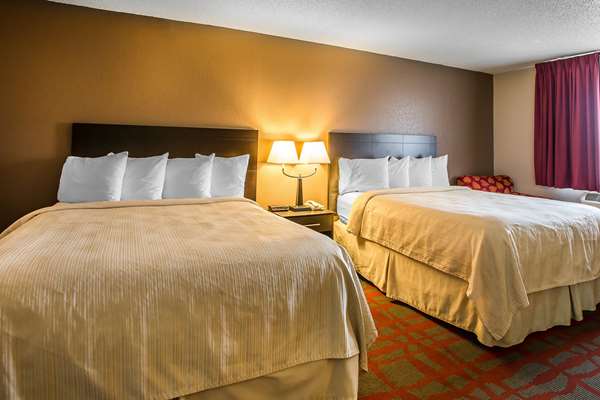 Suite - Quality Inn & Suites West Bend