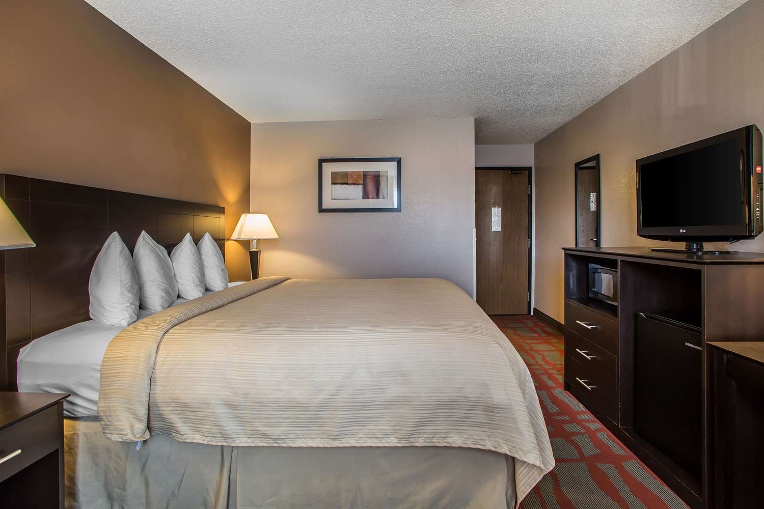 Quality Inn & Suites West Bend, WI See Discounts