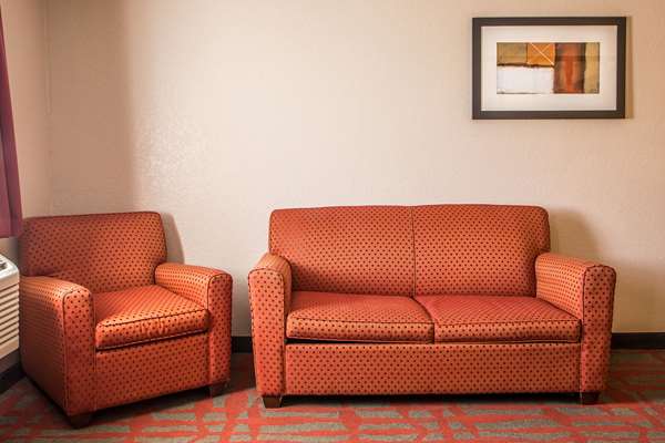 Suite - Quality Inn & Suites West Bend