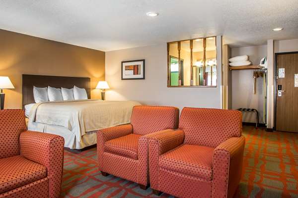 Suite - Quality Inn & Suites West Bend